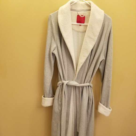 Victoria's Secret Grey Fleece Robe - Picture 1 of 11